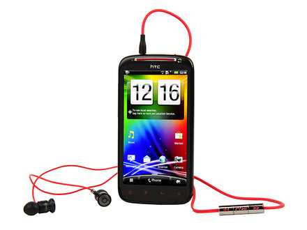 HTC Sensation XE Beats earphones