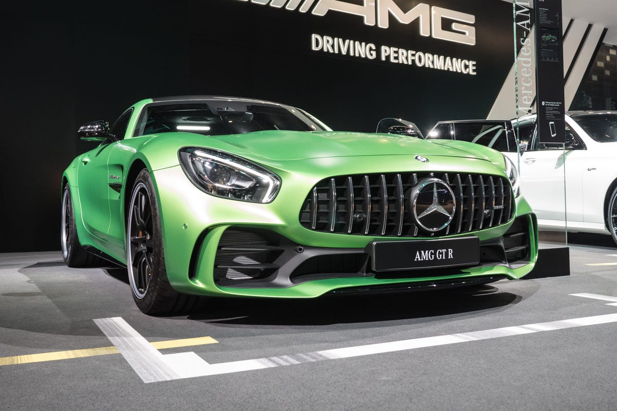 2017-mercedes-amg-gt-r-1.jpg