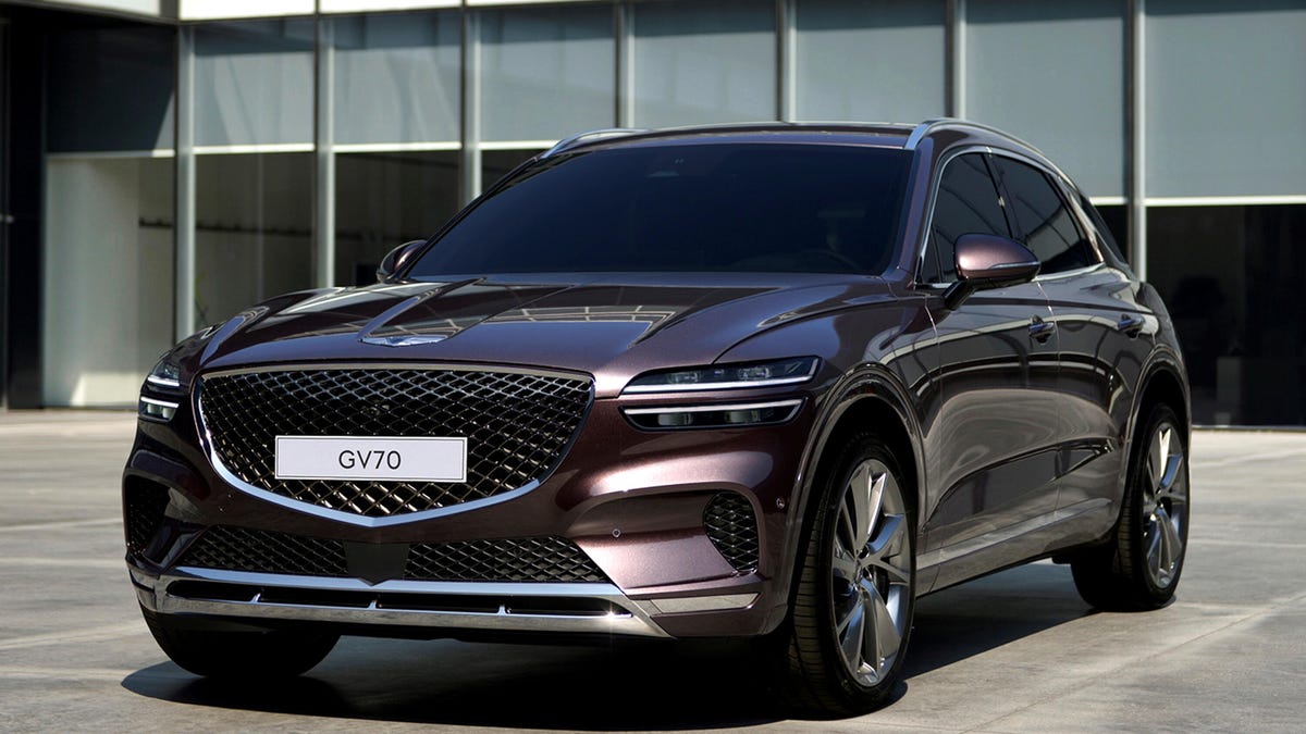 2022-genesis-gv70-suv-110