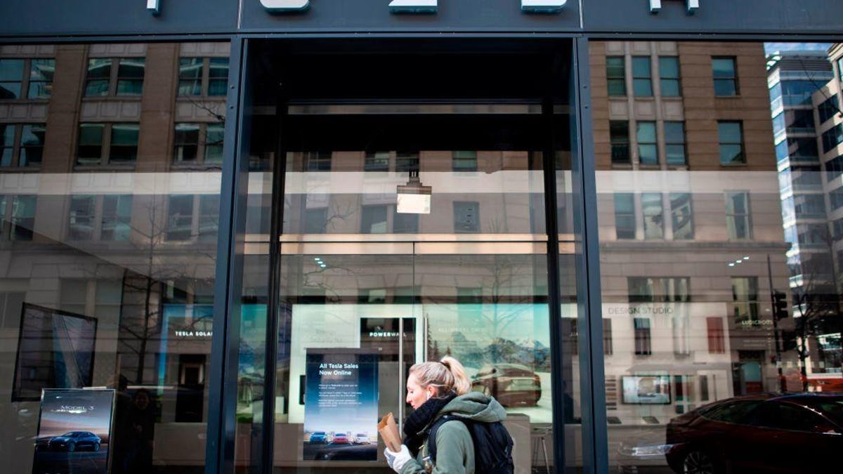 US-IT-lifestyle-auto-Tesla-automobile-computers-technology