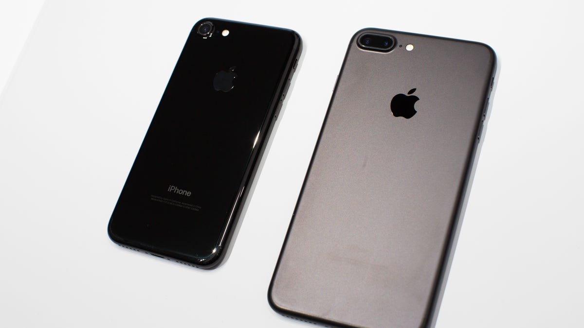 090716-apple-iphone-7-jet-black-6986.jpg