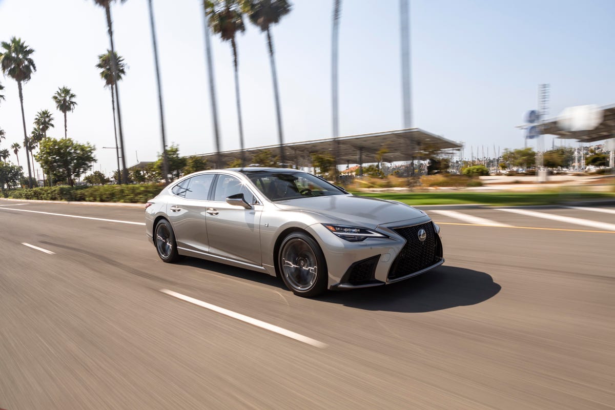2021-lexus-ls-500-f-sport-atomic-silver-008
