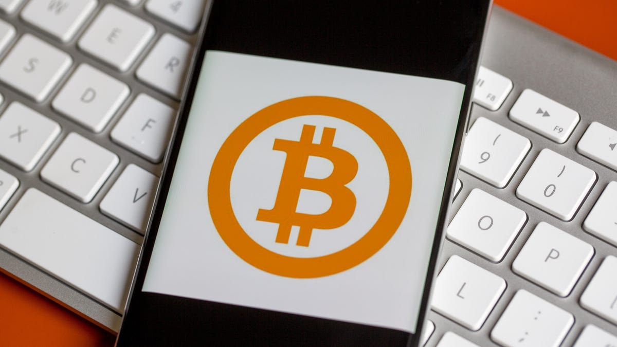 bitcoin-logo-phone-5938