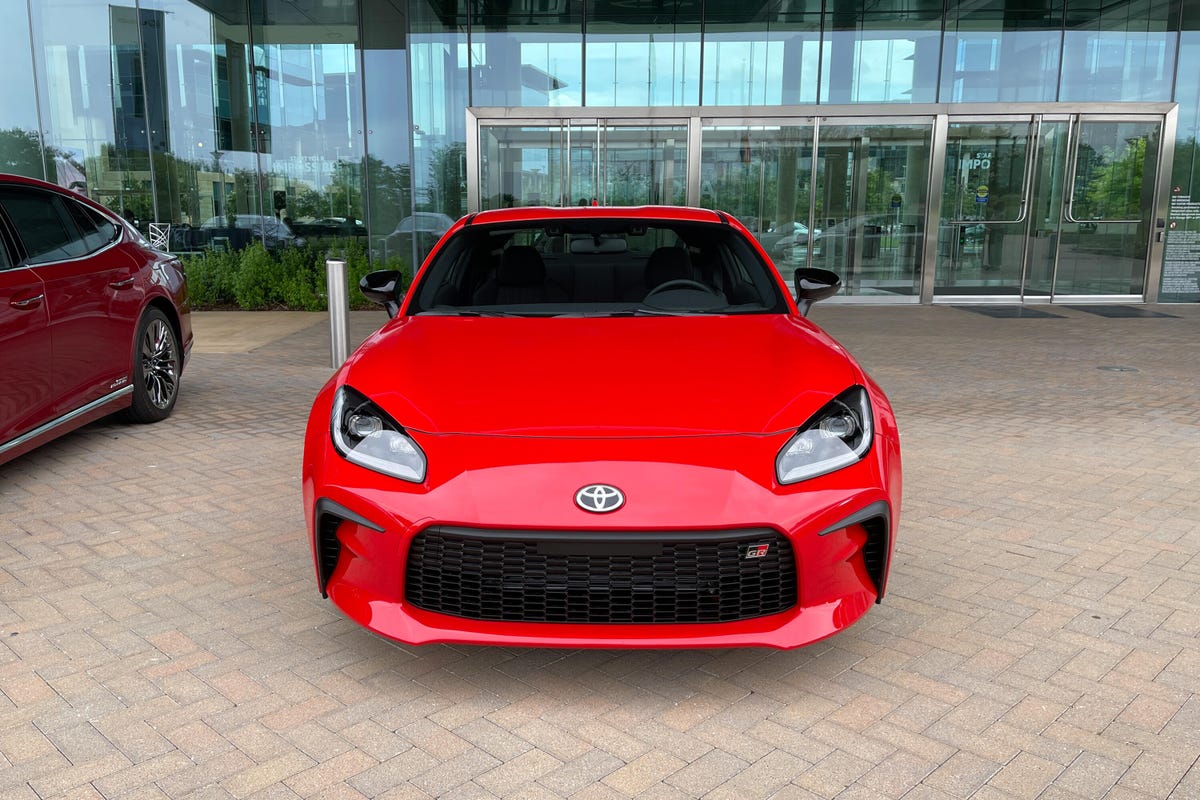 2022-toyota-gr-86-base-model-110