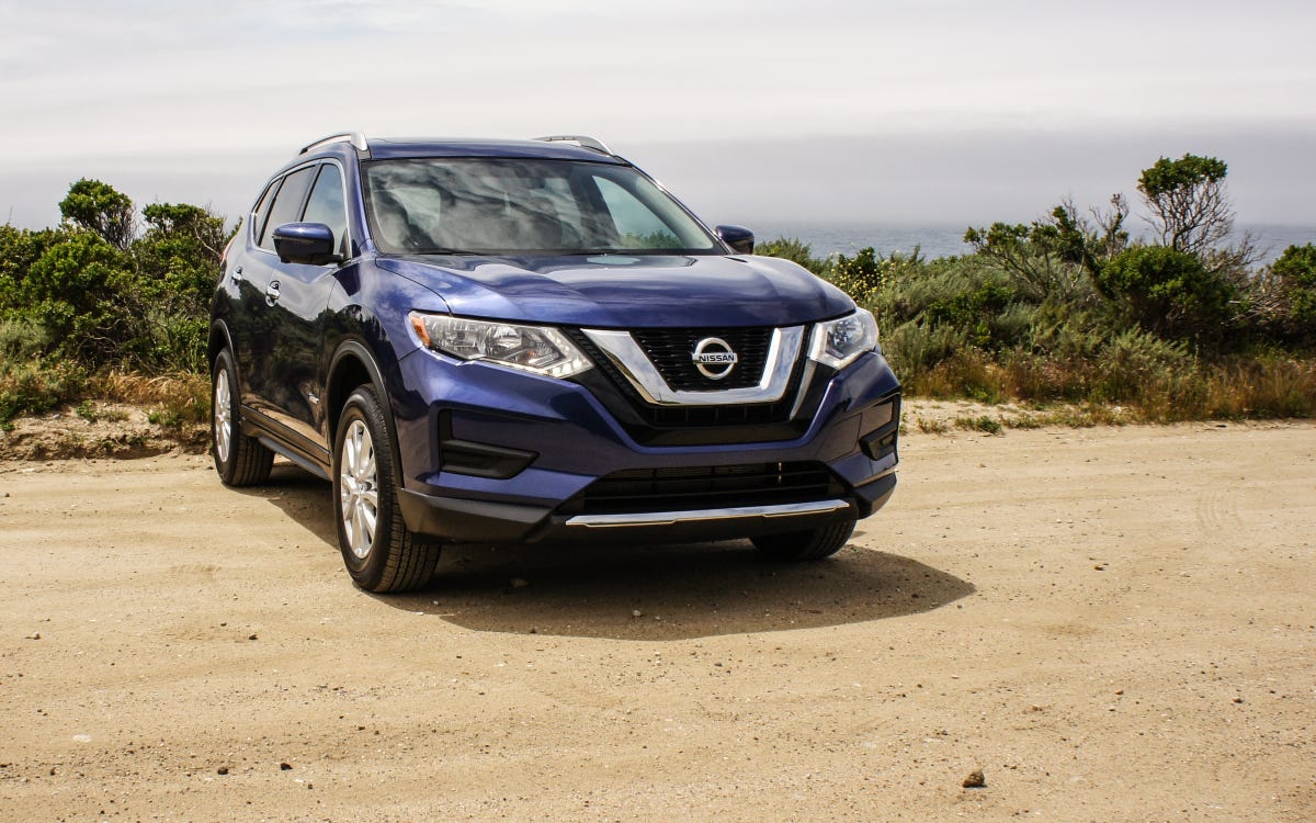 2017nissanrogue-007.jpg