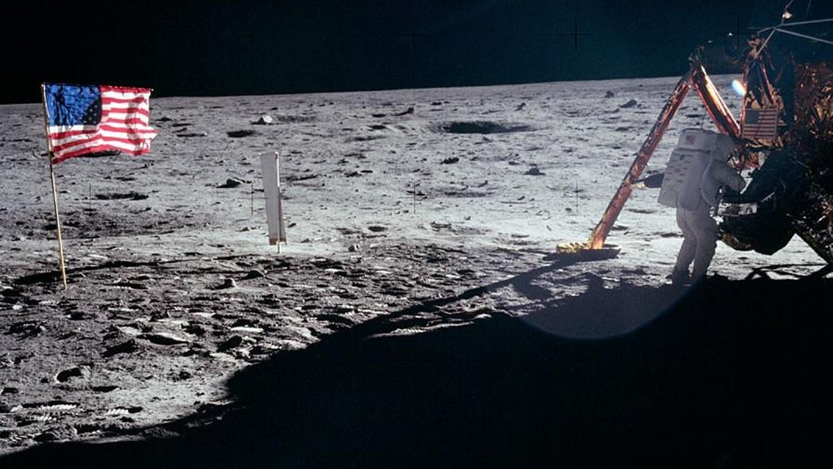 armstrong-moon-apollo-11