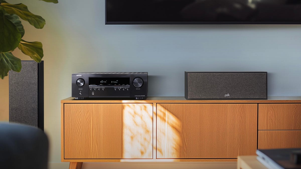 denon-avr-s270bt-lifestyle-2