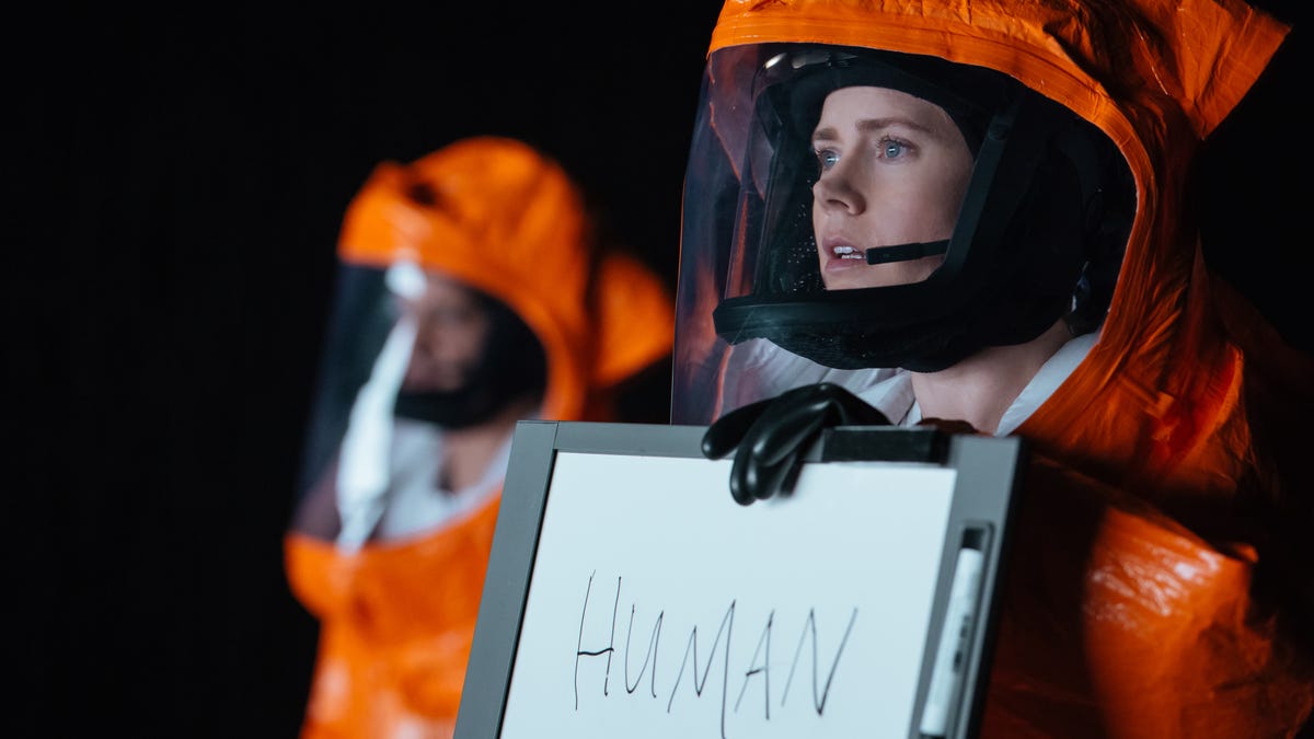 arrivaltheorangejumpsuit-amy-adams.jpg