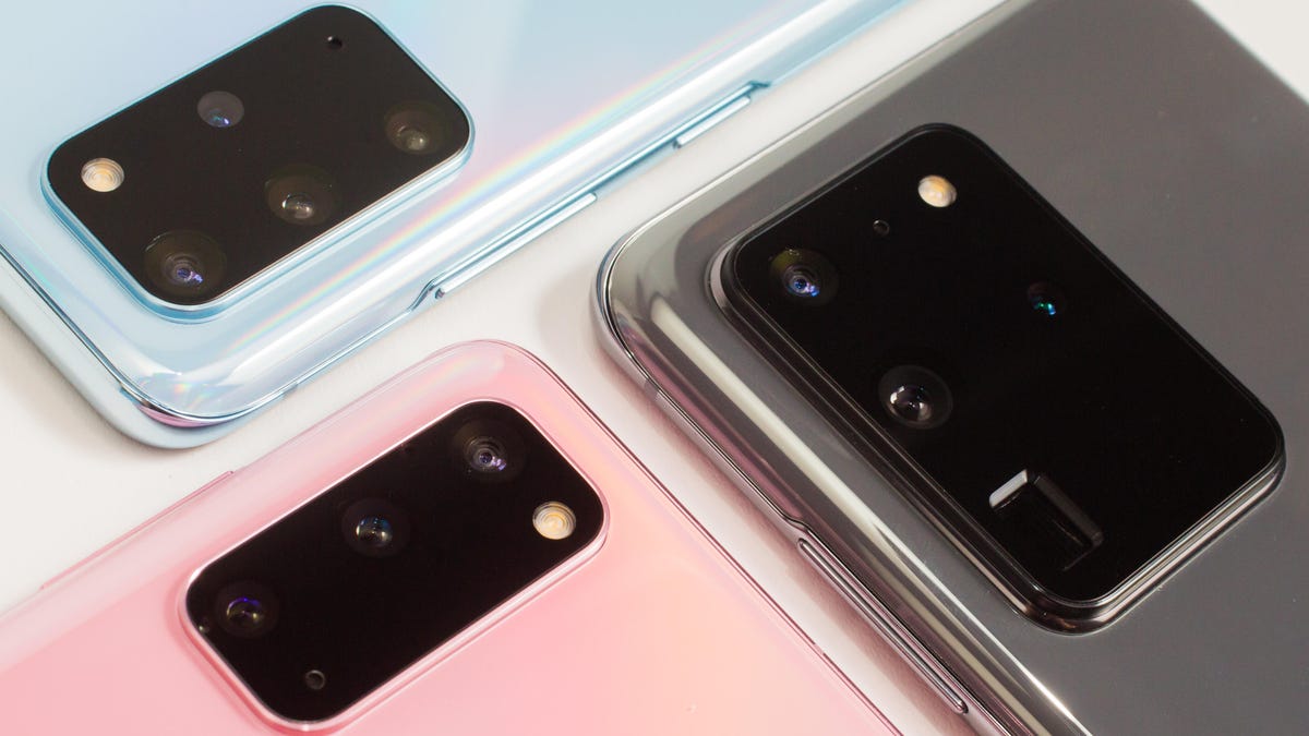 Samsung Galaxy S20 and S20 Plus and S20 Ultra group shot