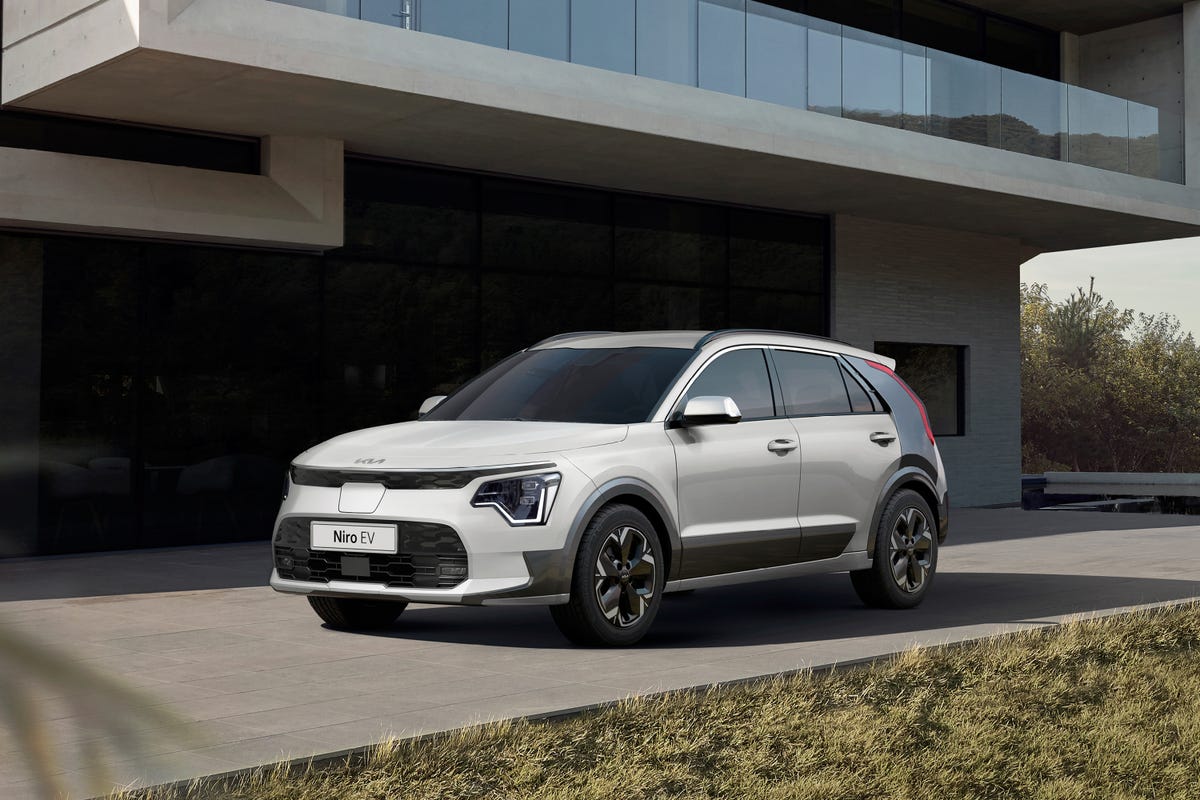 2023-kia-niro-hybrid-phev-ev-111