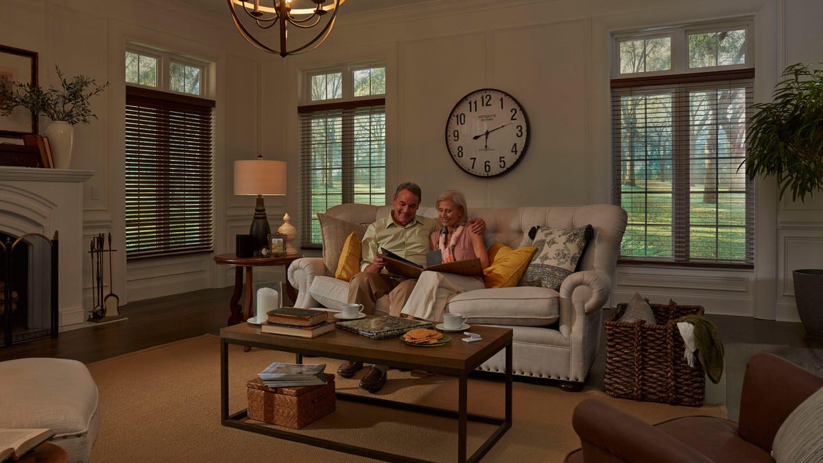 lutron-serena-wood-blinds-promo