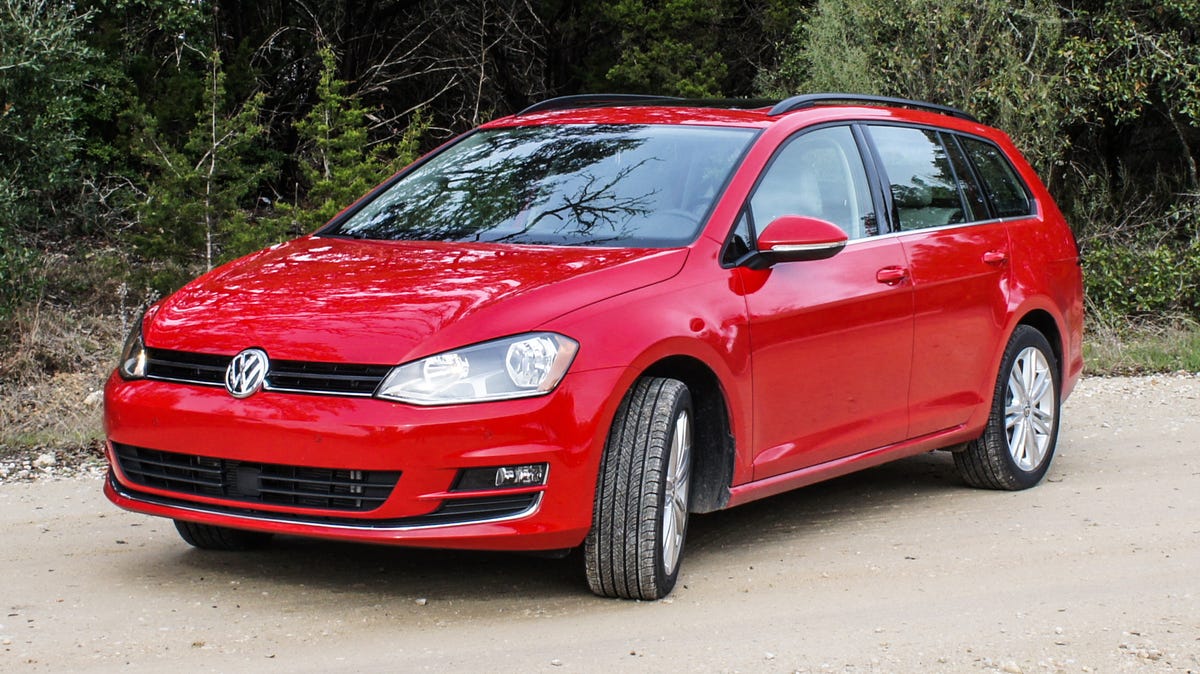 2015volkswagengolfsportwagen-003.jpg