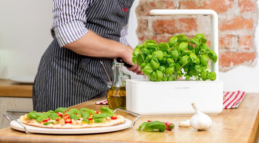 click-and-grow-smart-garden-3