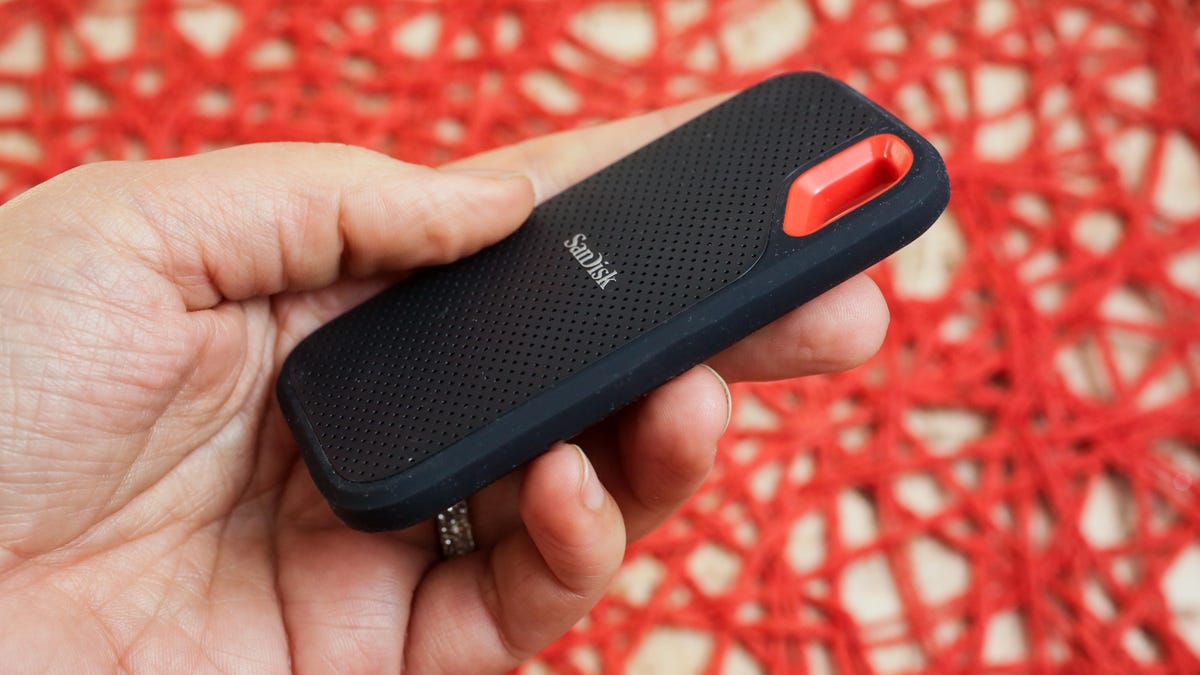 08-sandisk-extreme-portable-ssd-2tb