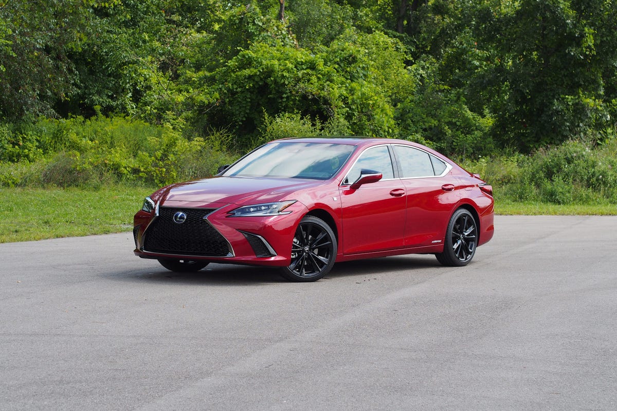 2022 Lexus ES 300h F Sport