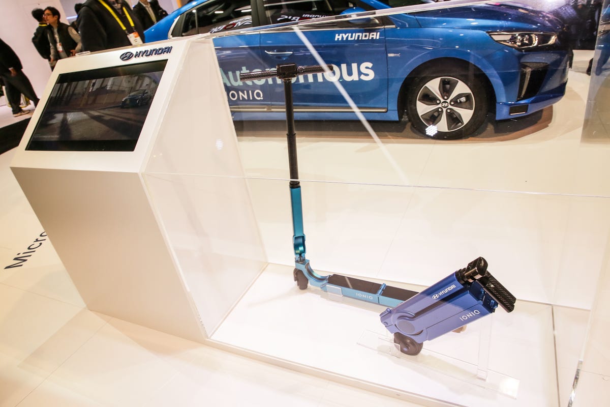 hyundai-ioniq-folding-electric-scooter-01.jpg