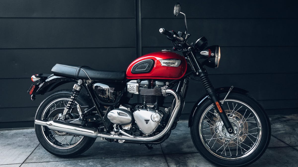 2021-triumph-bonneville-t100-013