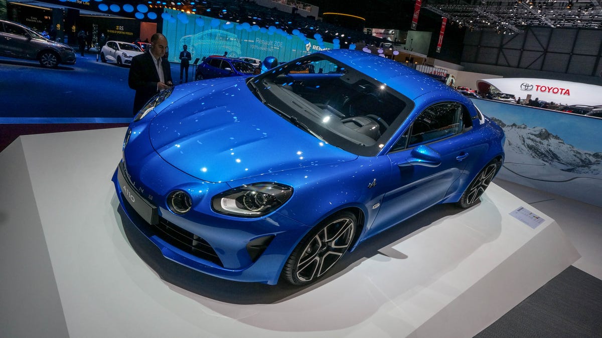 2017 Alpine A110 debuts in Geneva