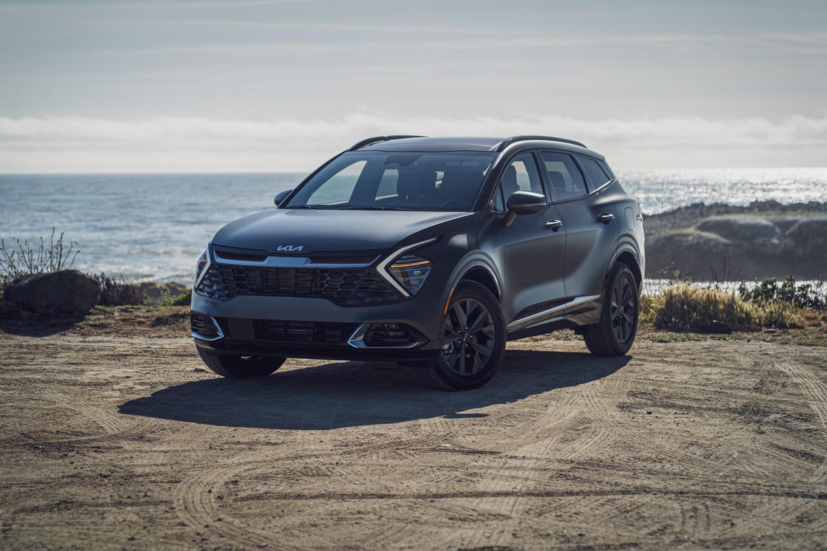 2023 Kia Sportage Hybrid beachside with Shadow Matte Gray paint
