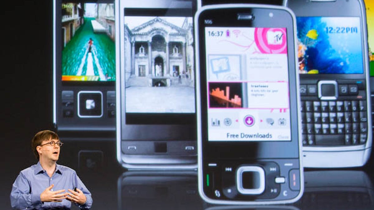 Adobe Systems CTO Kevin Lynch touts Flash for mobile phones at the Adobe Max conference.