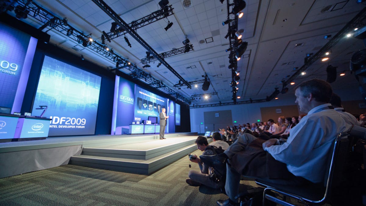 Intel CEO Paul Otellini speaks in the cavernous Moscone West conference hall at this week's Intel Developer Forum.