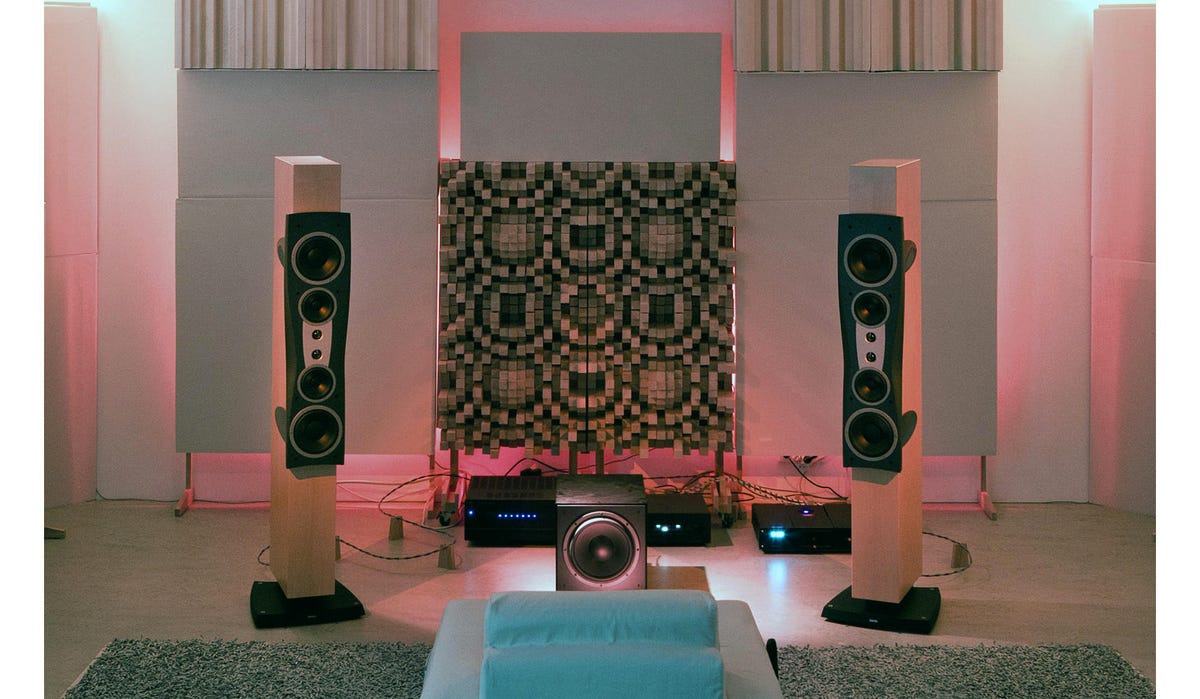 zalan-schuster-showroom-gik-acoustics