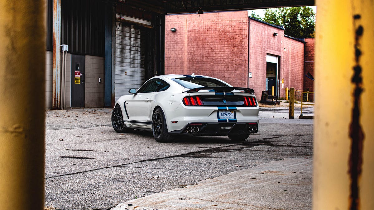 2020-ford-mustang-shelby-gt350-heritage-edition-55