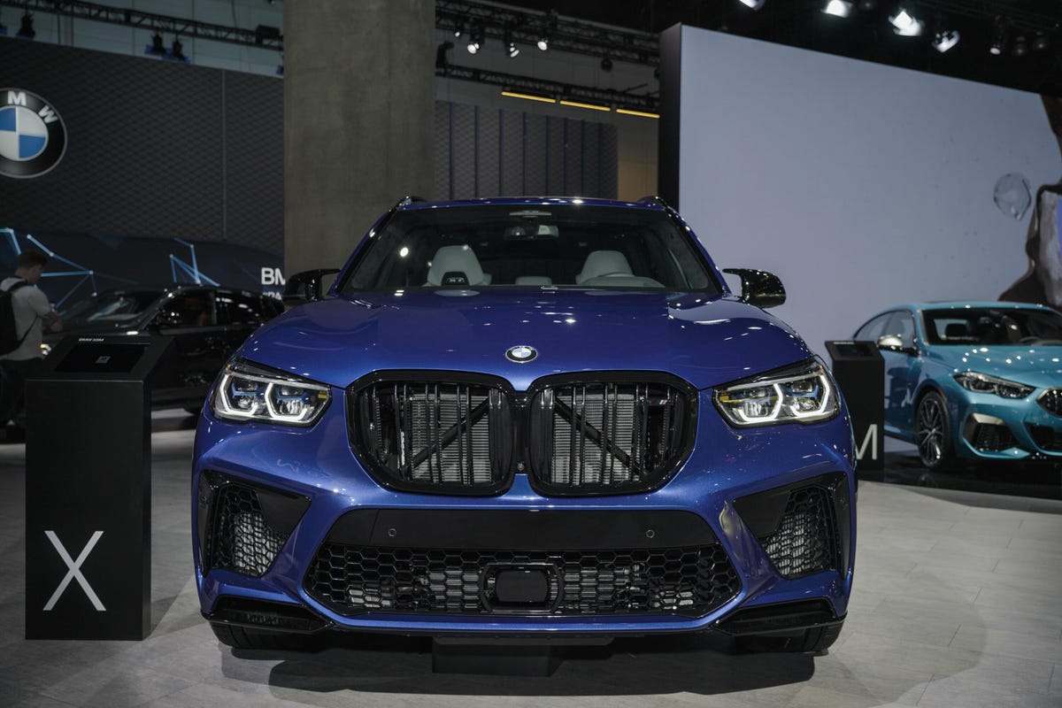2020-bmw-x5m-001