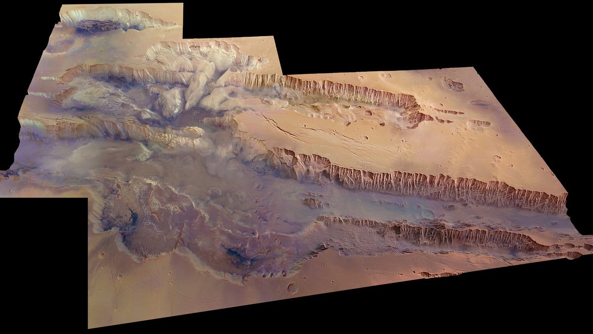 valles-marineris-pillars