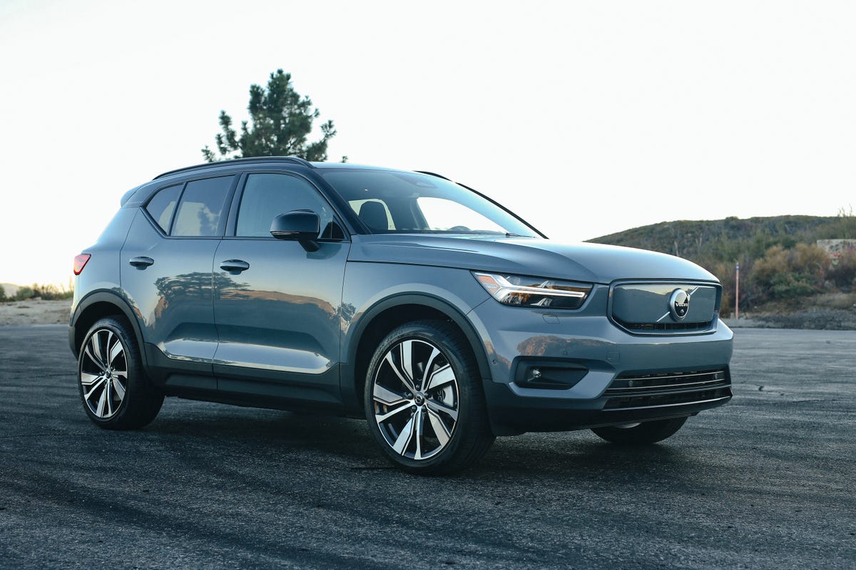 2022-volvo-xc40-recharge-ev-113