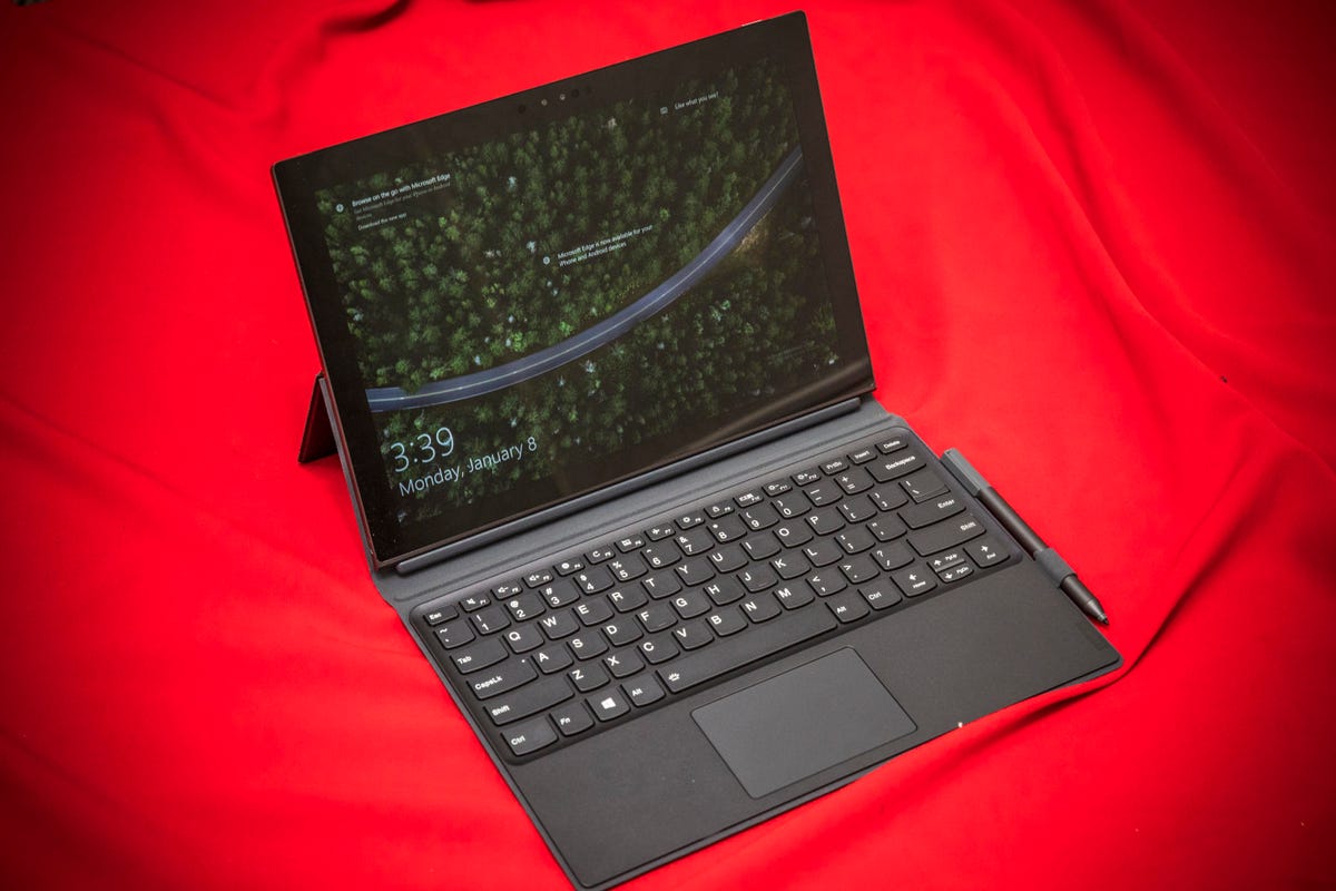 lenovo-miix-630-laptop-ces-2018-7395