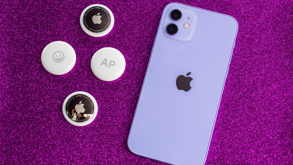 111-apple-airtags-2021