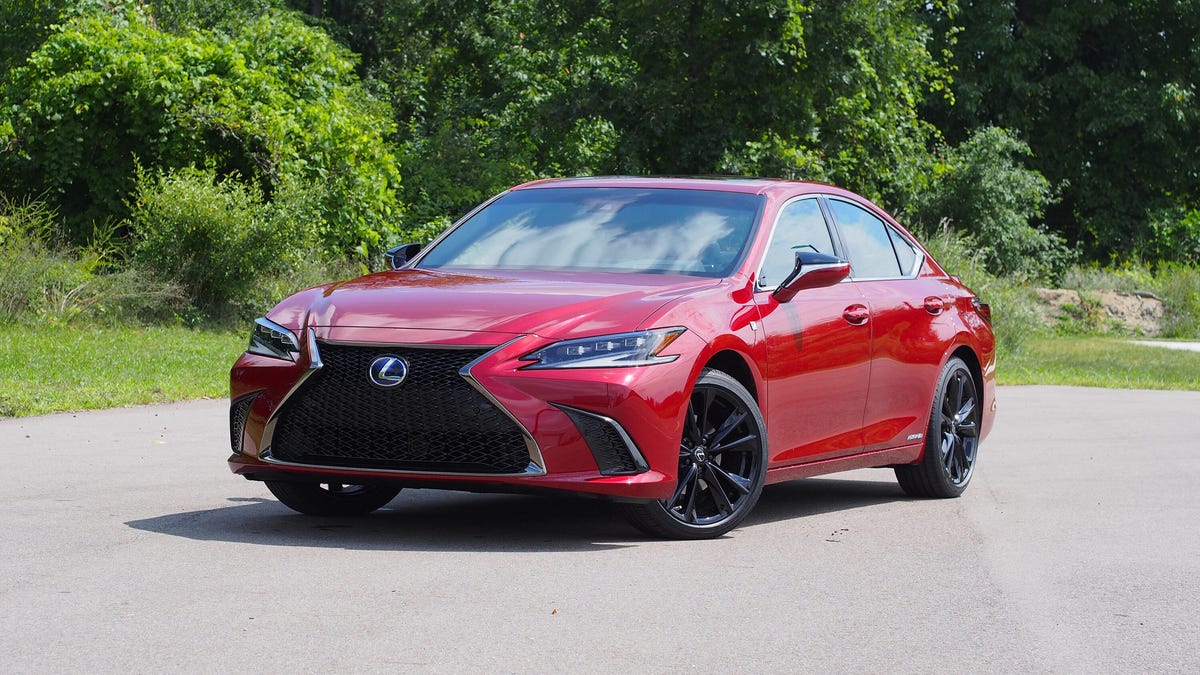 2022 Lexus ES 300h F Sport