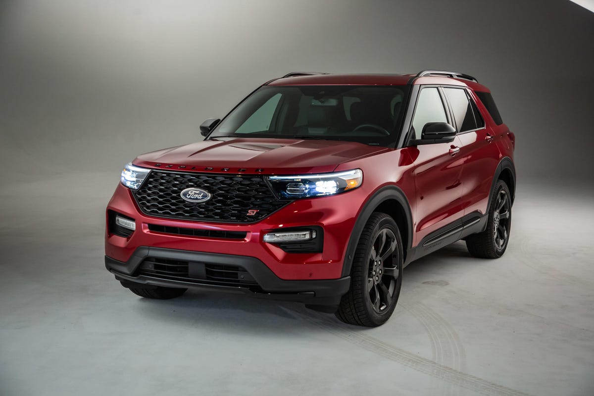 2020-ford-explorer-st-1
