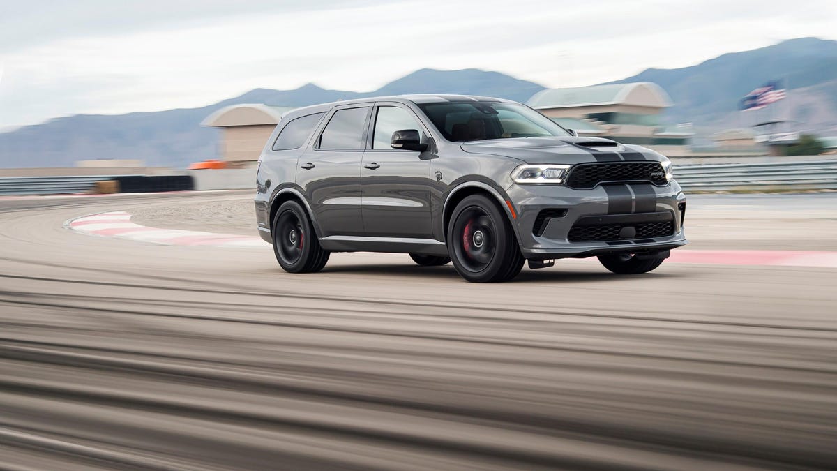 2021-dodge-durango-hellcat-059
