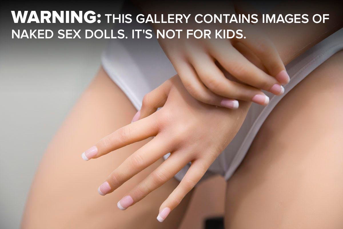 abyss-creations-realdolls-tour-hands