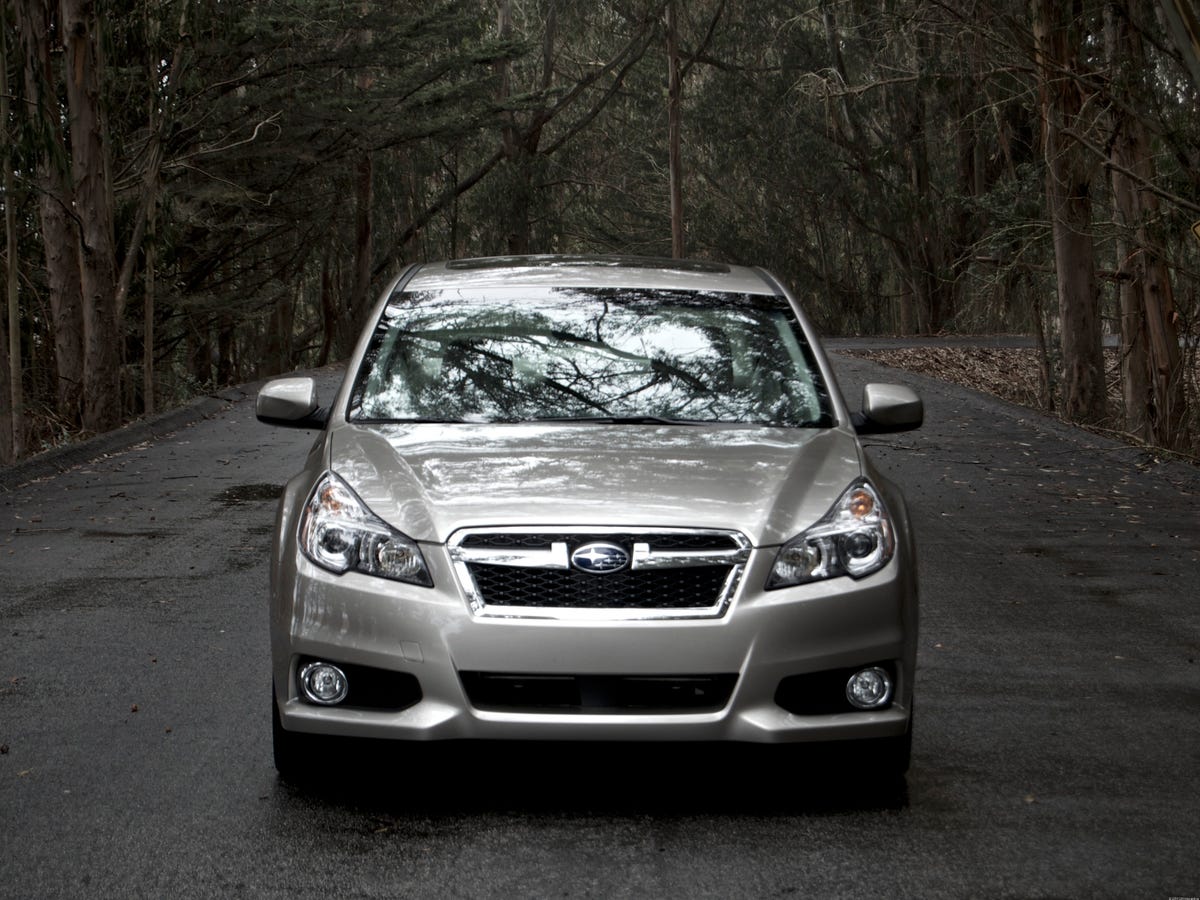 2014_subaru_legacy_25i_02.jpg