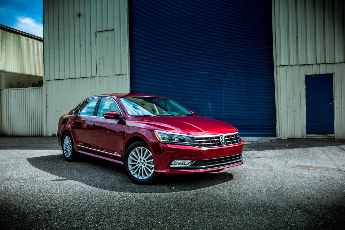 2016-volkswagen-passat-se-1.jpg