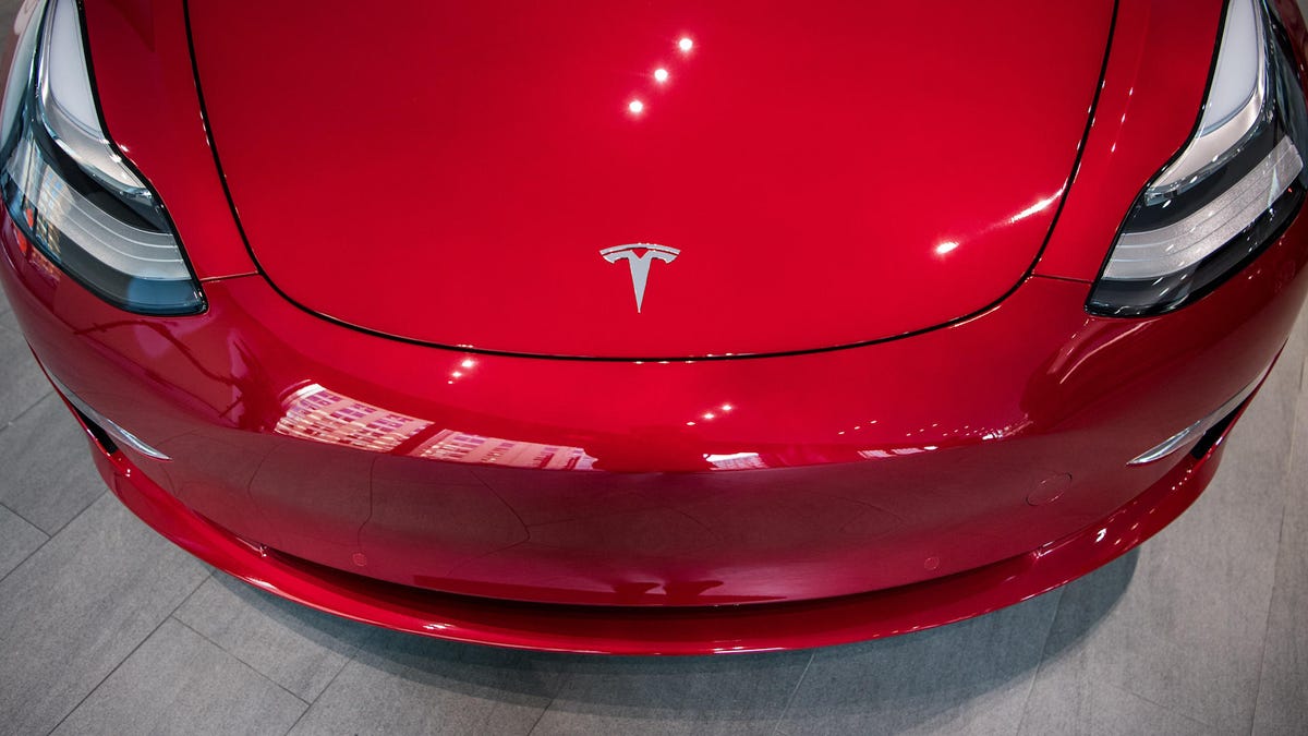 tesla-model-3-thumb