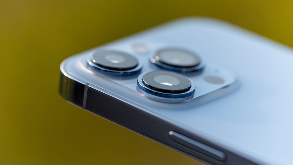 iPhone 13 Pro, Sierra blue