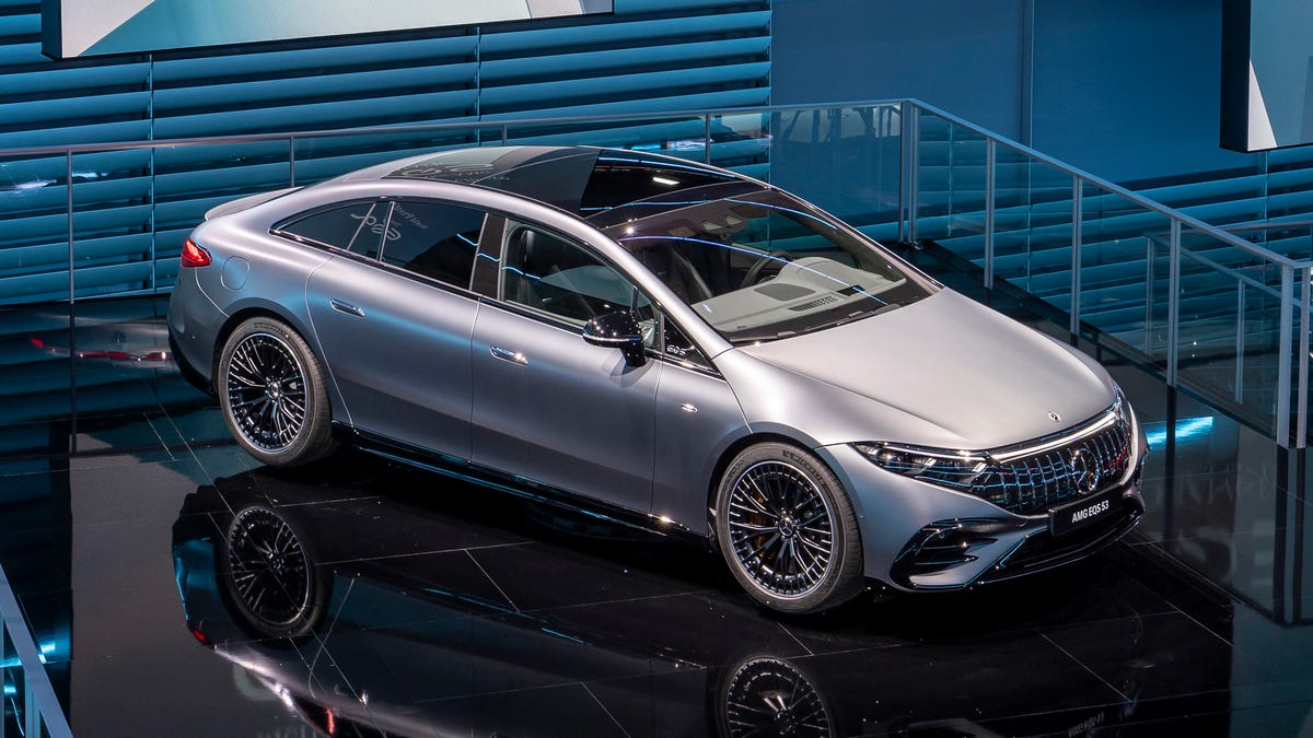 2022-mercedes-amg-eqs-eqs53-111