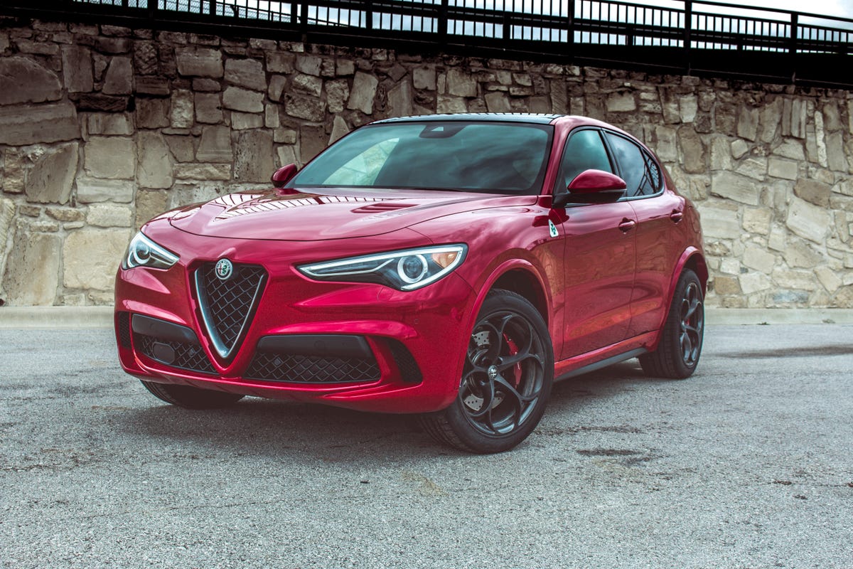2018-alfa-romeo-stelvio-quadrifoglio-1