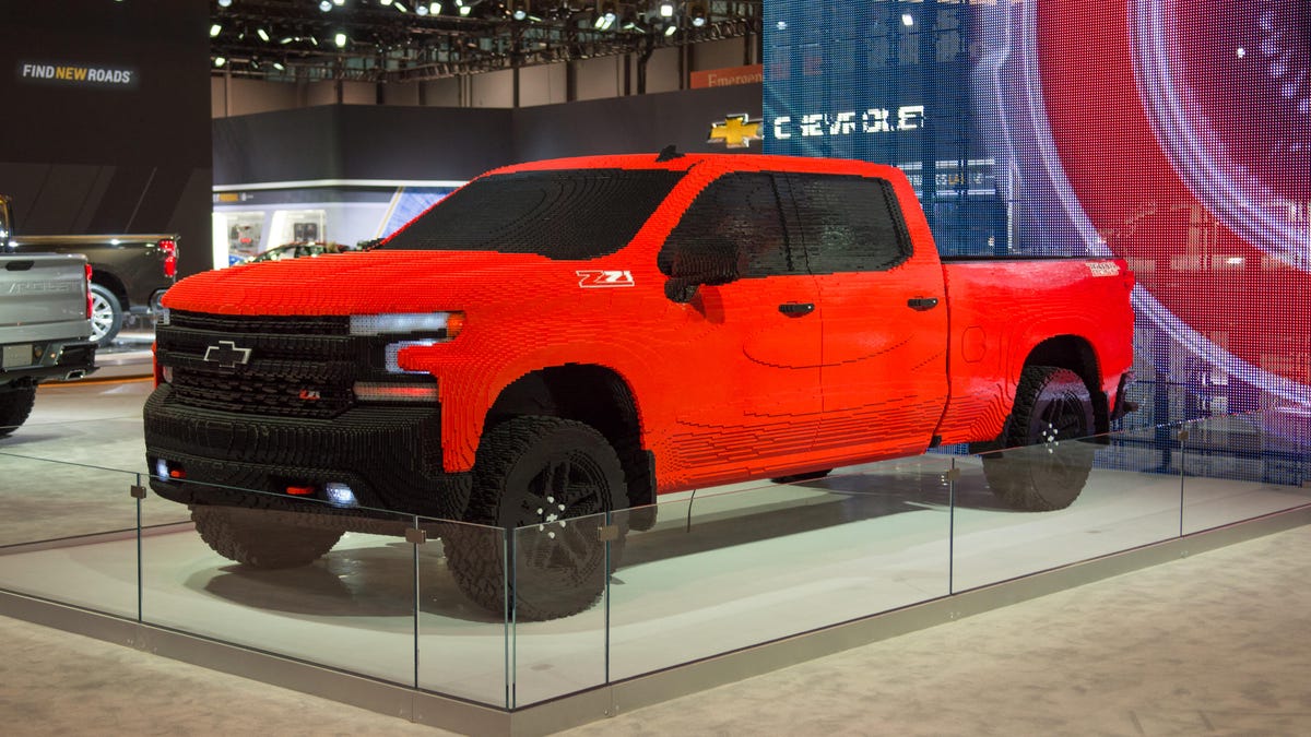 chevrolet-lego-silverado-promo