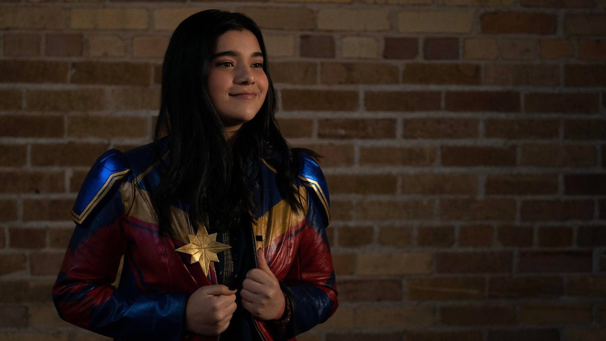 Kamala Khan (Iman Vellani) in costume.