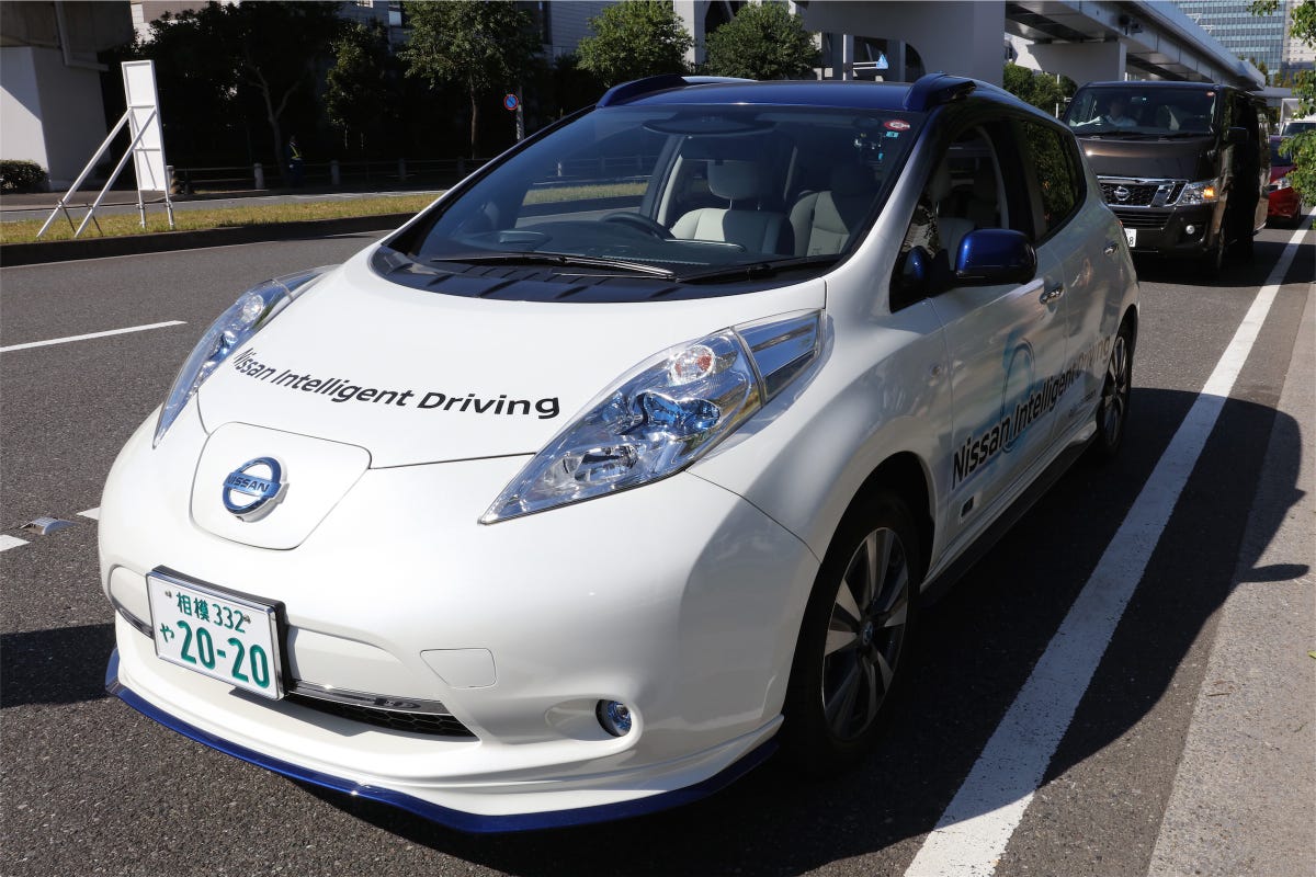 16-nissan-leaf-piloted-drive-prototype.jpg