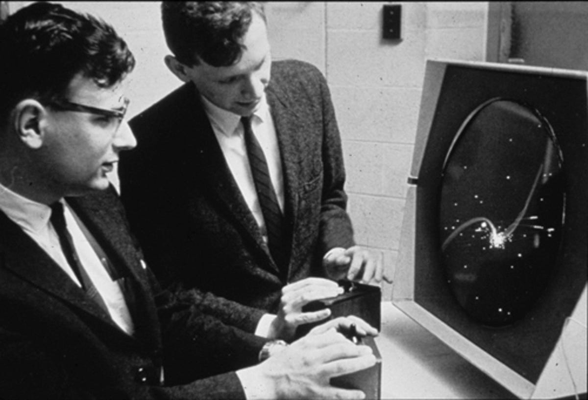 dec.pdp-1.two_men_playing_spacewar.102631264.lg.jpg