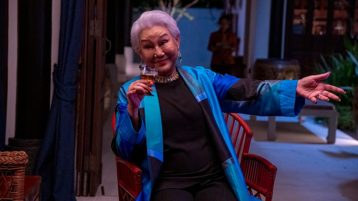 the-white-lotus-lek-patravadi