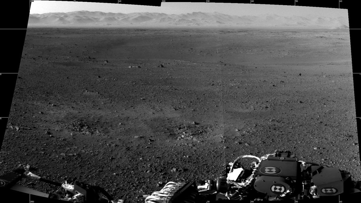 First full-resolution images from Curiosity Mars rover