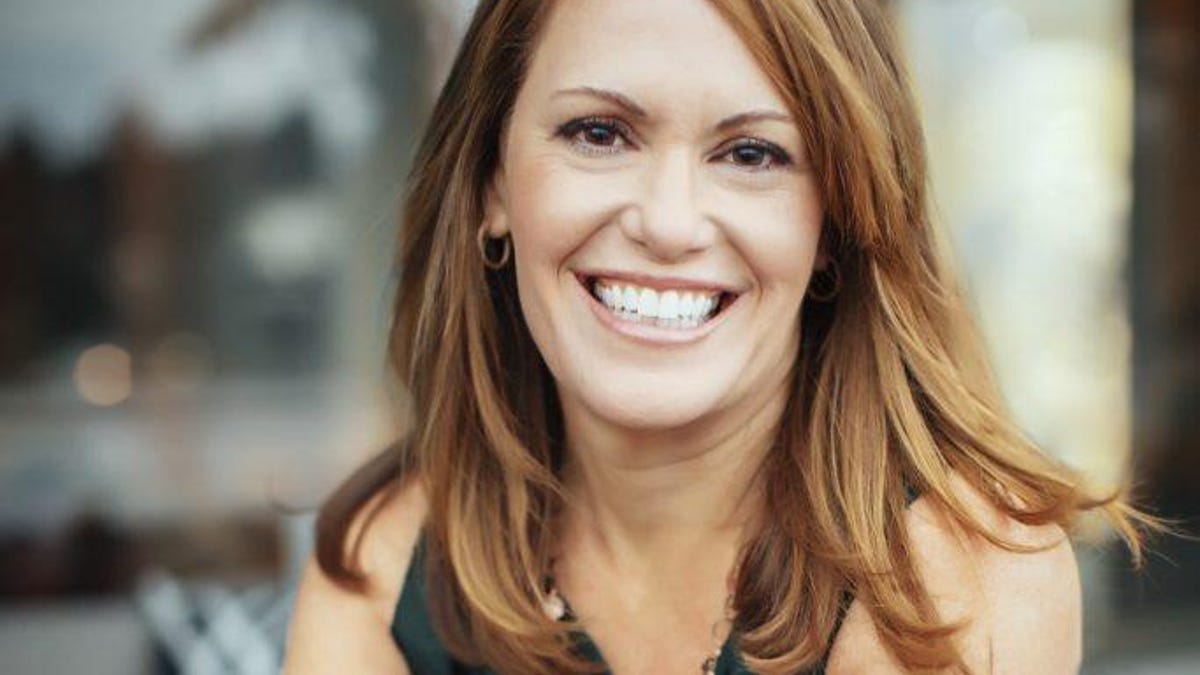 is201512100319-683x1024