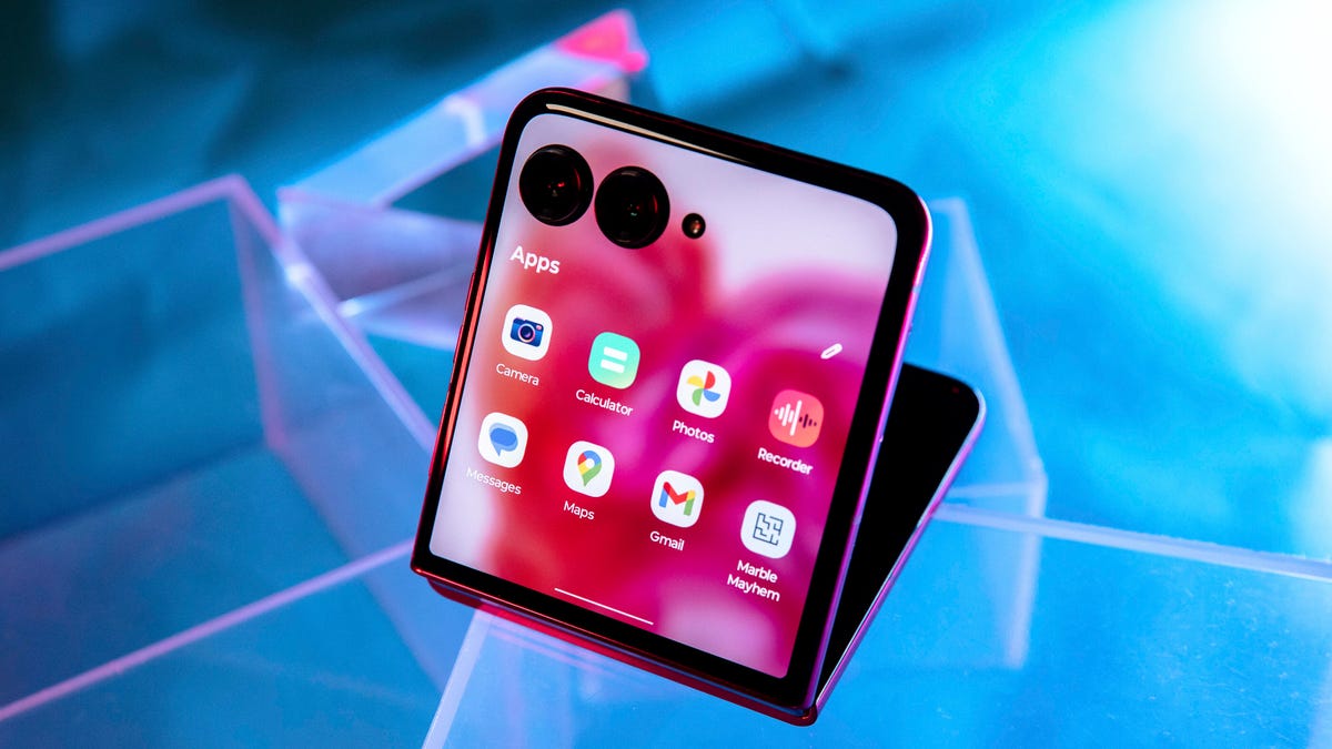 motorola-razr-plus-9241